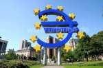 Das Eurosymbol am Eurotower