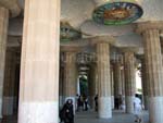 Die Säulenhalle im Parc Güell