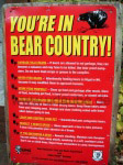 Willkommen im Bärenland. Wichtige Hinweise, wie man sich bei der Begegnung mit den Ureinwohnern verhalten sollte.
