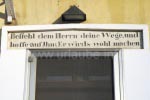 Spruch an einem Haus in der Deutschen Kolonie
