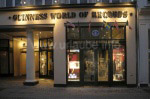 Das Guiness World Records Museum am Abend